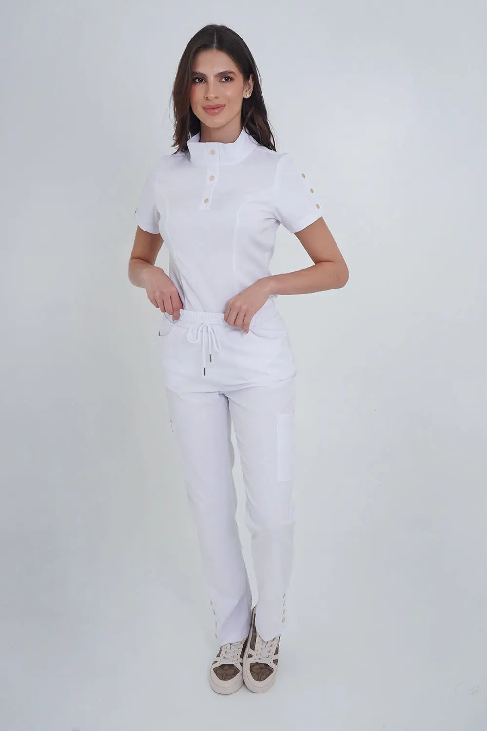 Set Uniforme Médico Roma Blanco mujer – uniforme antifluido Gaphant Colombia