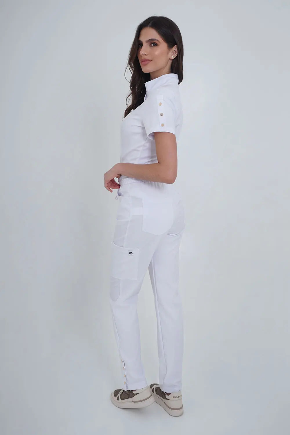 Detalle camisa médica Roma Blanco – antifluido Gaphant Colombia