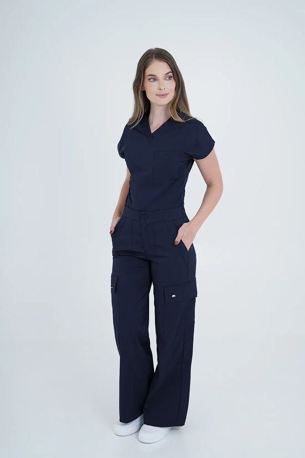 Set de Uniforme Médico Cargo Azul Navy – Practicidad máxima con estilo para el sector salud