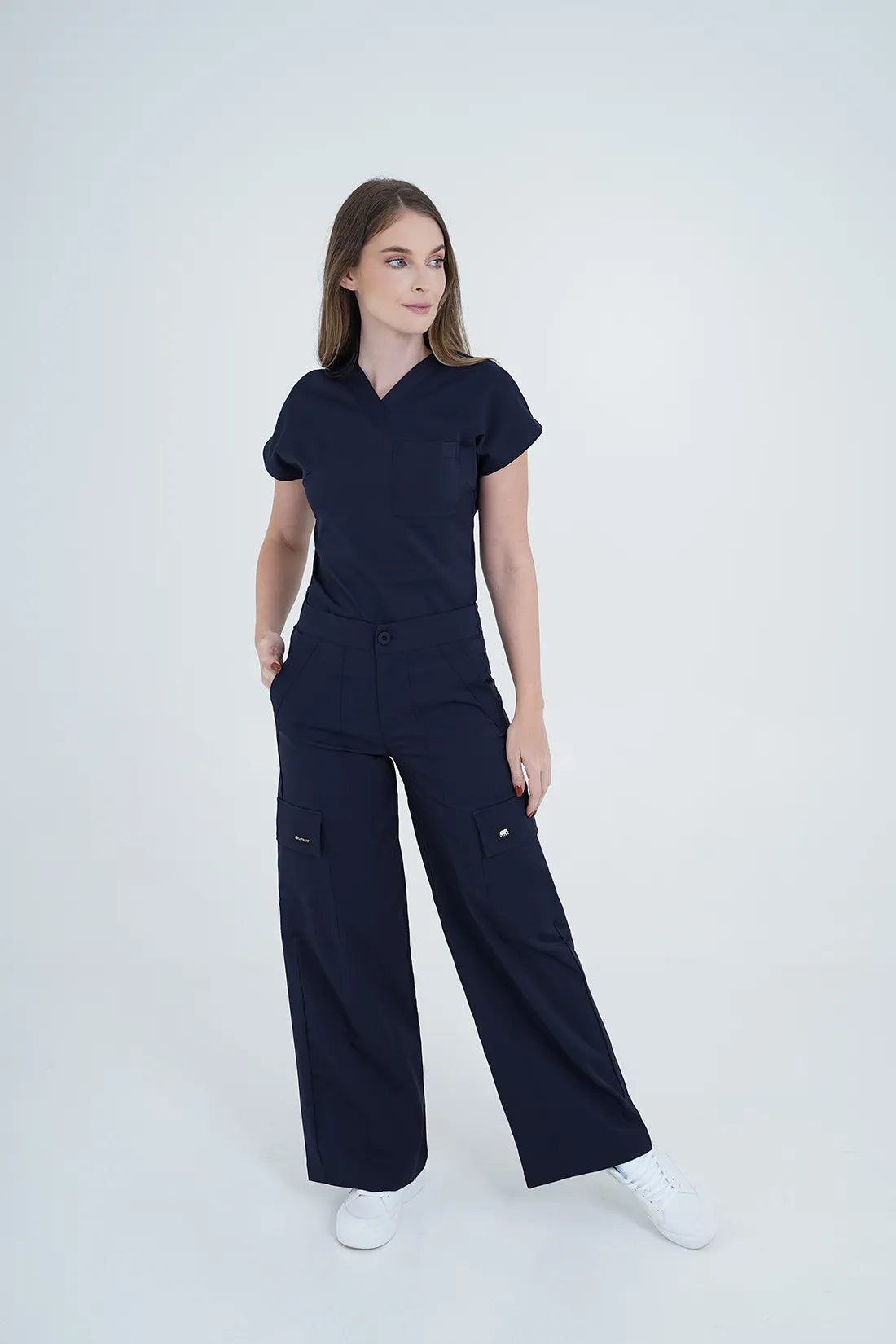 Set de Uniforme Médico Cargo Azul Navy – Practicidad máxima con estilo para el sector salud