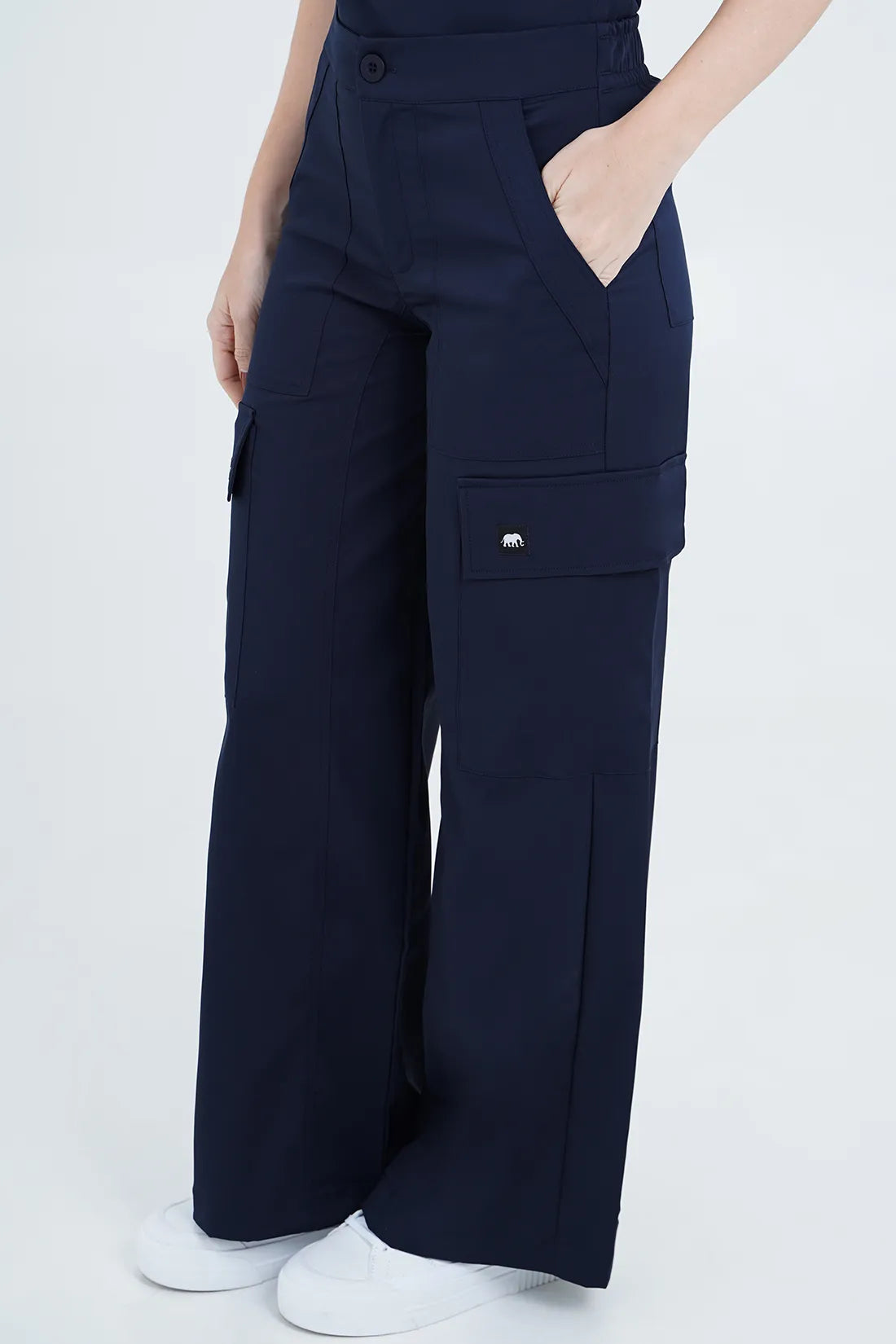 Set de Uniforme Médico Cargo Azul Navy – Practicidad máxima con estilo para el sector salud