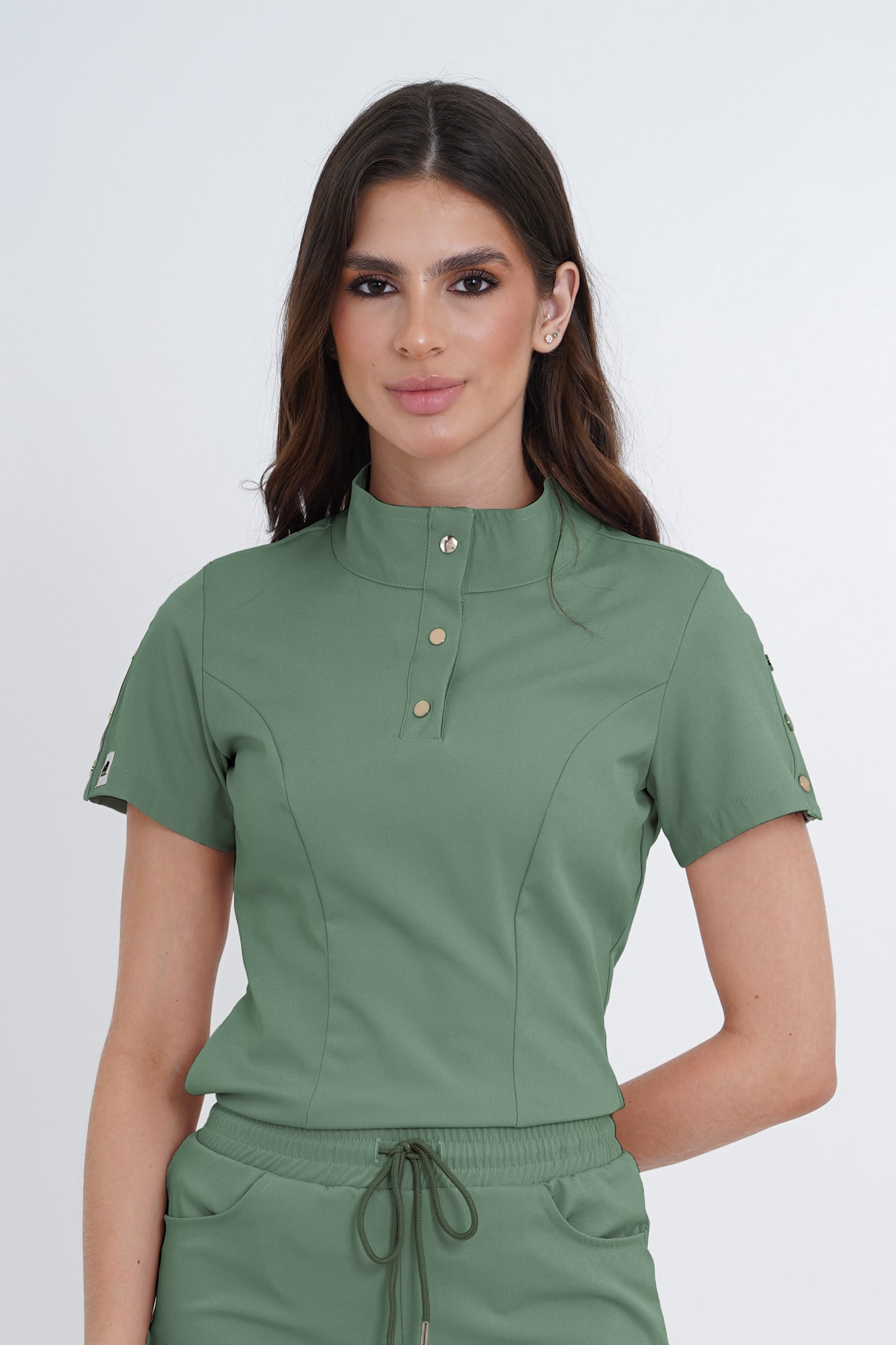 Camisa médica Roma Verde Oliva Slim Fit cuello mao – uniforme profesional salud Gaphant