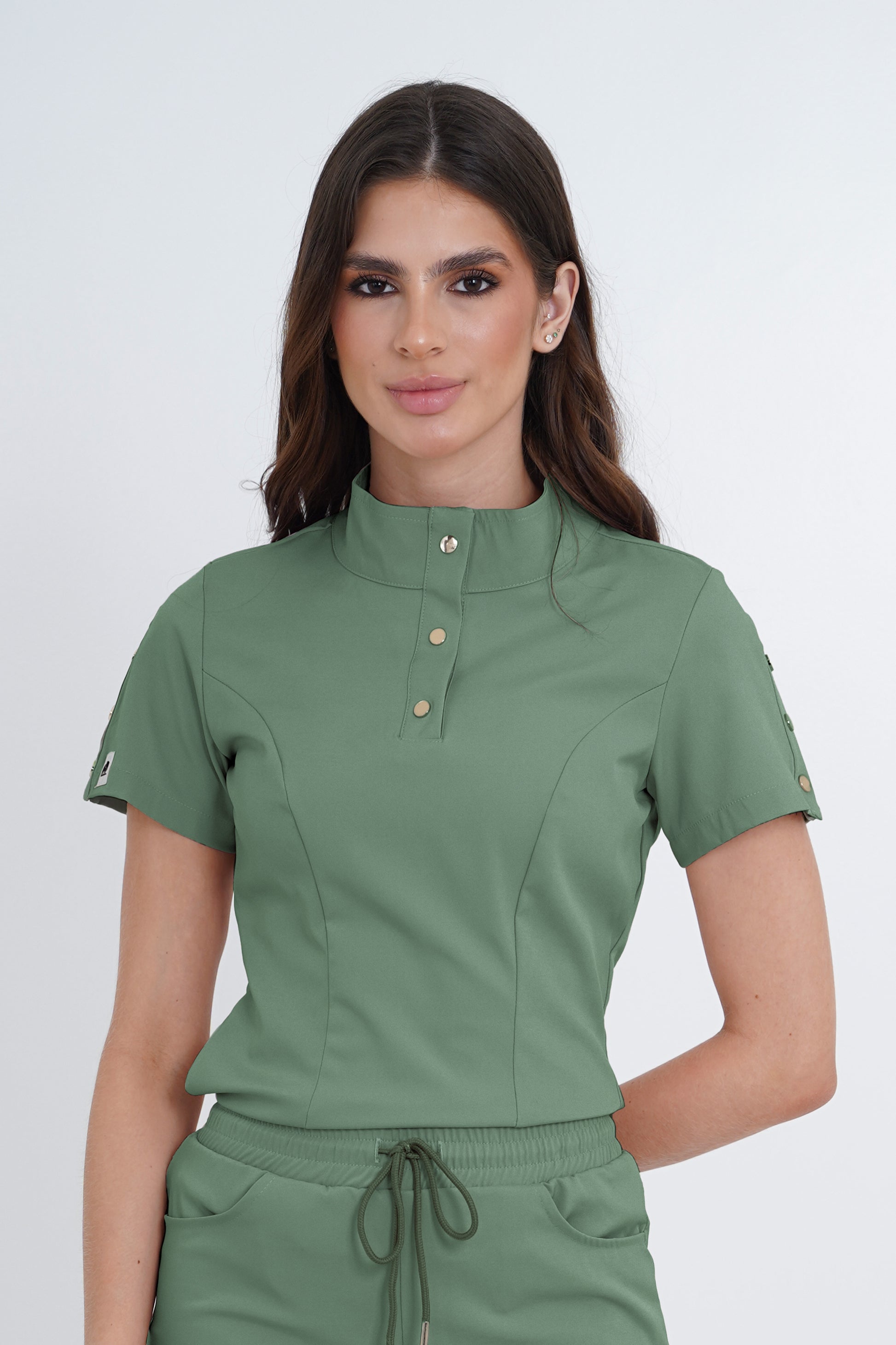 Camisa médica Roma Verde Oliva Slim Fit cuello mao – uniforme profesional salud Gaphant