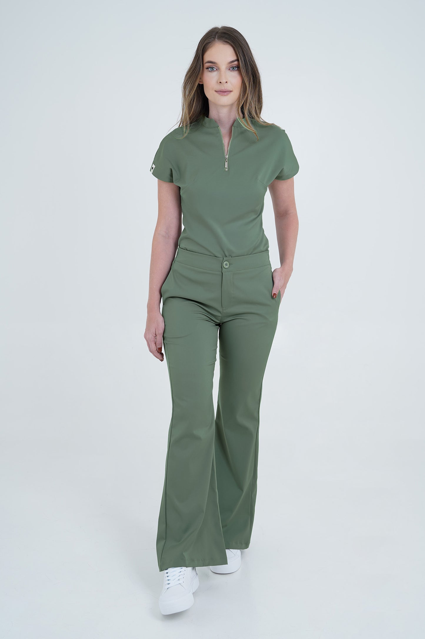 Camisa de uniforme médico Leticia Verde Oliva (Slim Fit)