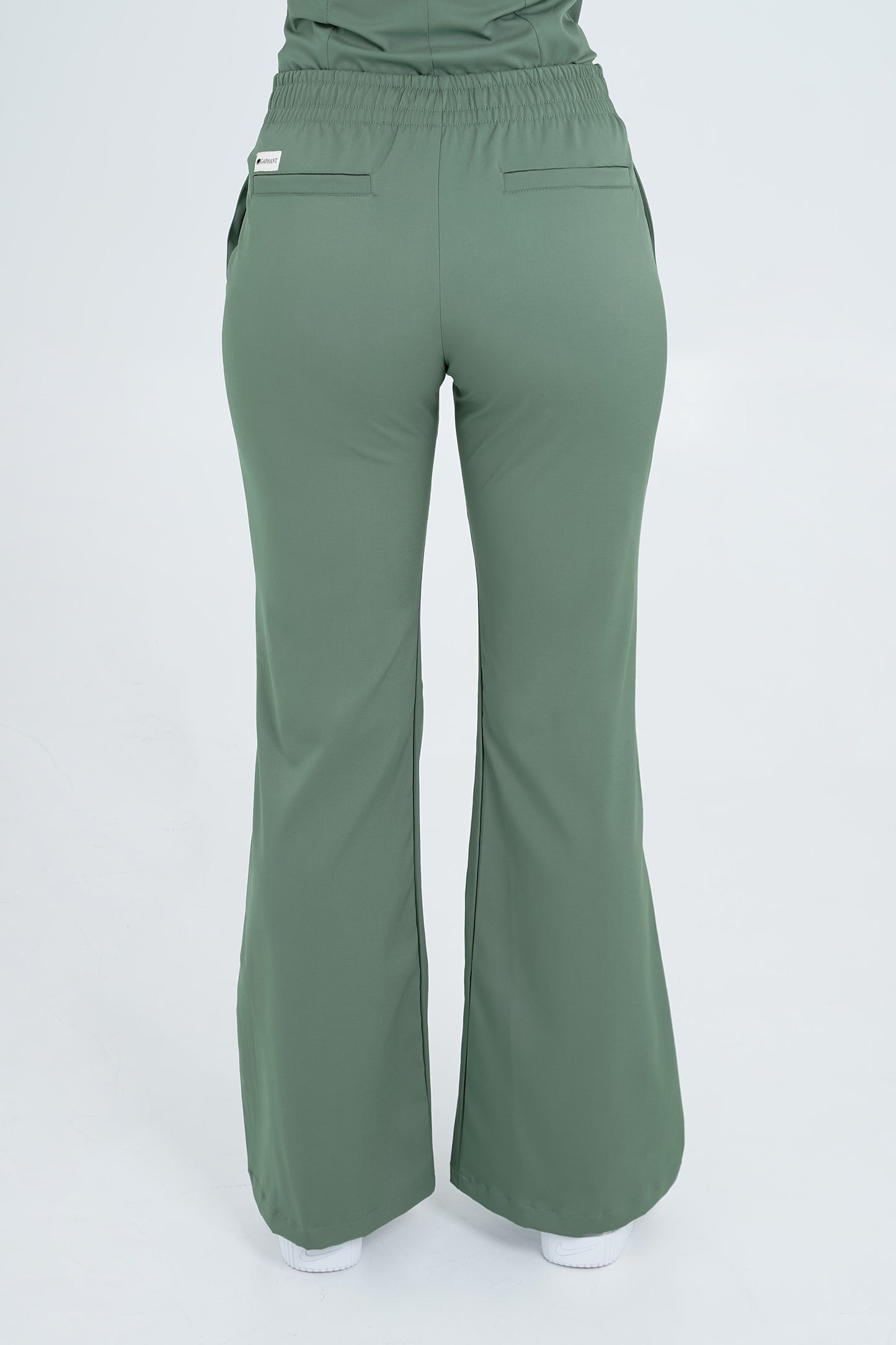 Pantalón de uniforme médico Leticia Verde Oliva (Slim Fit)