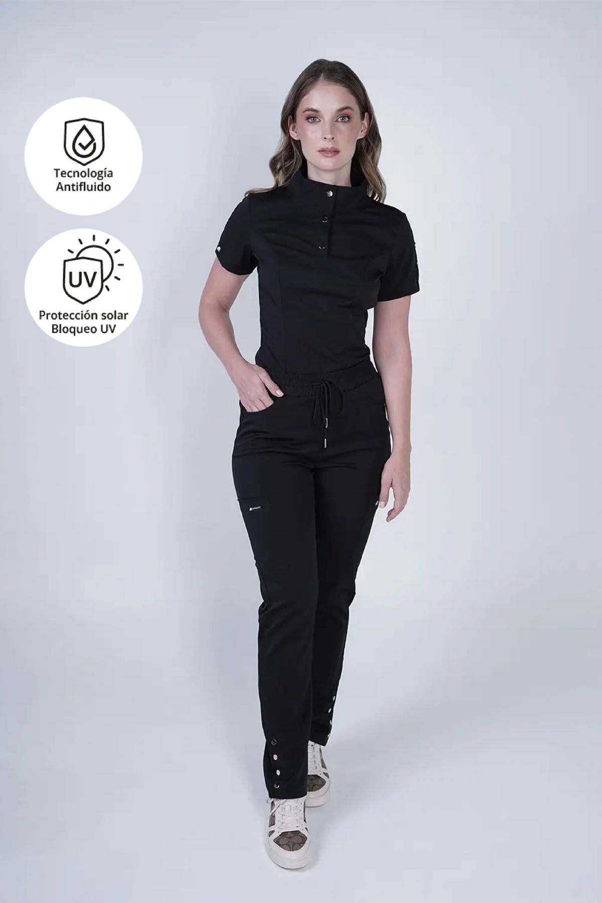 Set Uniforme Médico Roma Negro – Cuello Alto y Antifluido
