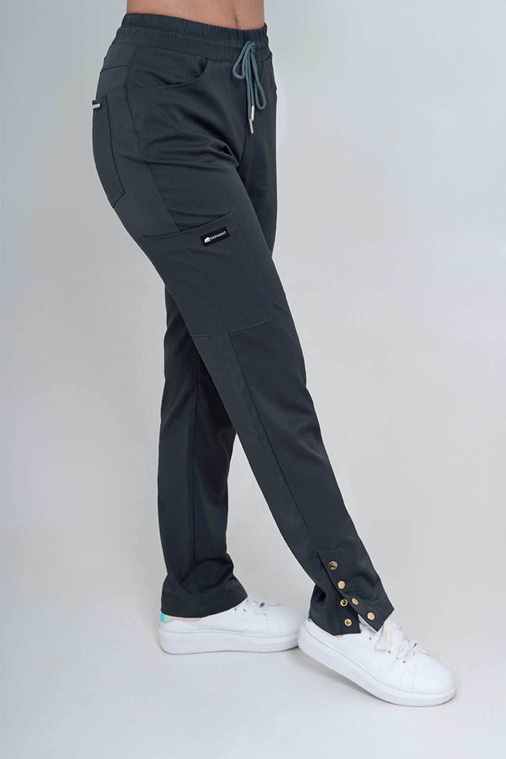 Detalle pantalón médico Roma Gris Oscuro – antifluido Gaphant Colombia