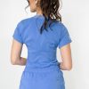 gaphant-uniformes-medicos-para-mujer-camisa-universal- espalda