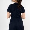 gaphant-uniformes-medicos-para-mujer-camisa-estelar- espalda